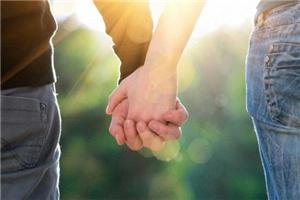 临近高考孩子却谈恋爱怎么办？