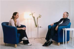 并不是所有的心理治疗师都能让来访者获得帮助