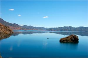 开阔你的胸怀-不要做杯子而要做湖泊