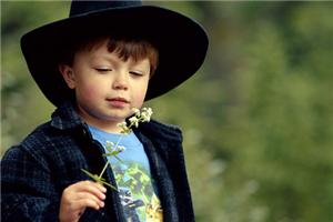 孩子嫉妒心理要及时给予疏导