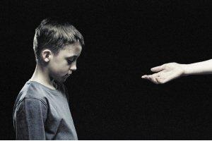 怎么让孩子走出自卑心理？