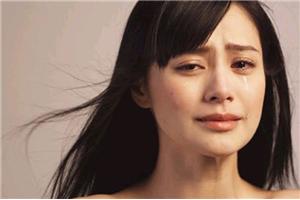 男人看不见的女人的眼泪