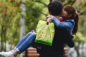 情侣们为什么喜欢秀恩爱？