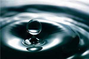 人生就像一场拳击赛，每次重新站起来都是一次壮举