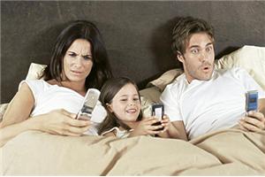 不要让手机毁掉你们的亲密关系