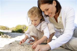 当孩子出现问题时，家长要先自省