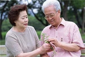 心理咨询师说与父母通话可以减轻压力