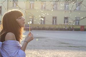 人生像一杯茶，不会苦一辈子，但会苦一阵子