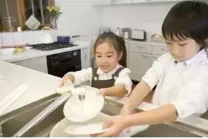 孩子做不做家务，未来大不一样！
