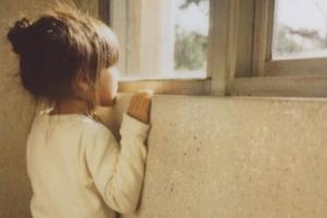 接孩子放学回家，父母怎样做最合适？